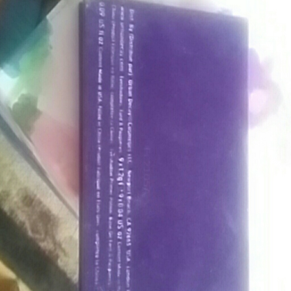 Eyeshadow - Picture 3 of 3